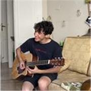 Se stai cercando una mano per affrontare al meglio il tuo percorso scolastico o per coltivare i tuoi hobby sono il ragazzo giusto!
