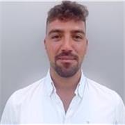 Laureando in economia e lavoratore all'estero