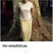 Profesora de inglés imparte clases a niños de todas las edades