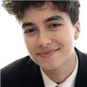 Sono paziente, mi piace insegnare e ho sempre spiegato gli argomenti che i miei compagni di classe non riuscivano a capire