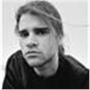 Un chico joven consciente de que tiene que traer dinero a casa y con ganas de ayudar a las generaciones que vienen.