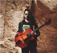 Guitarrista, músico profesional egresado en europa, en dublin city university, especializado en jazz, música académica, música brasileña, rock y metal