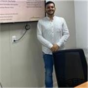 Docente de física para estudiantes de bachillerato