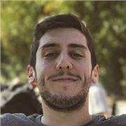 Profesor de educación física, ayuda a niños y adolescentes