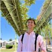 Dottorando offre lezioni di fisica e matematica a ragazzi delle superiori
