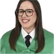 Profesora de inglés que ofrece clases a estudiantes desde nivel infantil hasta adultos