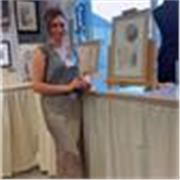 I’m a classically trained figurative artist with experience teaching drawing and painting to children aged 6–13. 