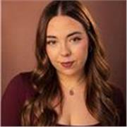 Estoy titulada en educación infantil y tengo un título de B2 de inglés, soy una chica muy responsable, entregada y atenta.