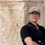 Englisch-Tutor, unterrichtet allen Altersgruppen. Tutor in Philosophie, Finnisch, und Schwedisch.