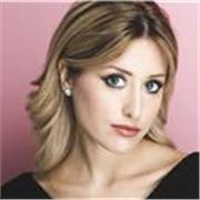 Cantante e cantautrice professionista impartisco lezioni private di canto leggero, pop e rock. Lezioni personalizzate a seconda della fascia d’età, dai più piccolini ai ragazzi fino agli adulti che vogliono mettersi in gioco e tornare in pista. Se siete i