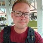 I am a native English speaker from the UK and can teach you how to speak English for everyday use in life