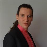 Durch verschiedene Umstände sehr gute Sprachkenntnisse erlangt, die ich gerne einsetze