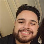 Sou o Professor Fábio e leciono Matemática, Física e Química, oferecendo aulas de reforço escolar e preparação para vestibulares