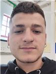 Estudiante de grado superior con titulación en la eso y bachillerato