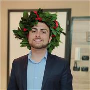 Ragazzo laureato in economia e diplomato al liceo linguistico impartisce ripetizioni online di inglese (medie e superiori)