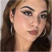 Profesora de primaria y eso ,especializada en el área de idiomas ,ciencias y artes.