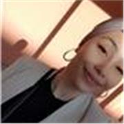 Professeur particulier donne des cours de soutien pour les étudiants de lycée et collège