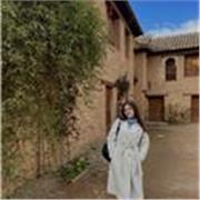 Doy clases particulares desde primaria hasta Bachillerato. En inglés, preparo para certificados de Cambridge desde niveles A1 hasta C2