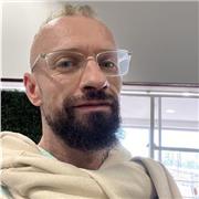 Soy una persona divertida, dinámica y muy trabajadora