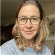 Apprenez l'anglais comme vous avez appris à parler — fluide, naturel, sans stress, avec une anglaise native.