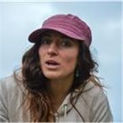 Profesora titulada de Yoga con mas de 3 años de experiencia. Ofrece clases de yoga para principiantes y avanzados