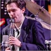 Musicista, pluri laureato di Conservatorio, si offre per lezioni di storia della musica, teoria, e solfeggio