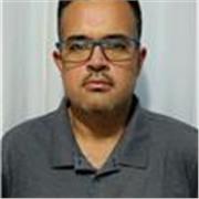 História, Sociologia e Teologia, sou graduado em todas essas matérias e tenho muita facilidade para transmitir o conhecimento