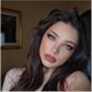 Mi chiamo Nicole e sono una studentessa all'ultimo anno di liceo classico. Offro ripetizioni di inglese