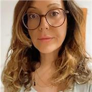 Me defino como una persona proactiva, responsable y simpática con un buen perfil para dar clases a niños