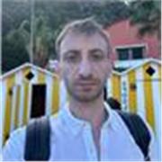 Laureato in ingegneria presso la Federico II impartisce lezioni in matematica per scuole medie e superiori