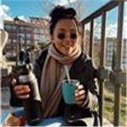 Soy una Profesora titulada en inglés con más de 10 años de experiencia, doy clases particulares adaptadas a los alumnos y grupos