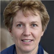 Ich bin eine Lehrerin mit mehr als 10 Jahren Erfahrung und biete privaten Deutschunterricht auf allen Niveaus an, von der Grundstufe bis zur Oberstufe. Ich helfe auch bei der Vorbereitung auf offizielle Prüfungen wie das Goethe-Zertifikat.