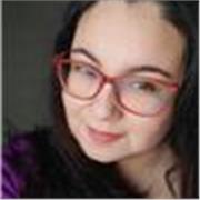 Profesora de Educación Media en Castellano y Comunicación con experiencia en la enseñanza de adolescentes y adultos