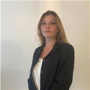 Professeur de droit à Paris par une étudiante en 3e année de droit à Assas