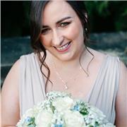 Biology tutor with 16 years of real-work laboratory experience, specializing in biomedical science, providing remote lessons.