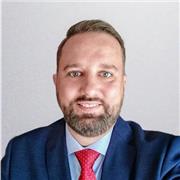 Profesor de inglés con años de experiencia ofrece clases particulares de inglés para niños y adultos en Almería.