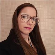 Profesora de Programación con más de 10 años de experiencia.