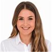 Chica amable con experiencia con trato a niños