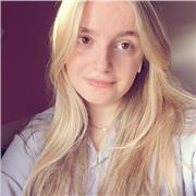 Estudiante de estudios de inglés y de español, llevo dando clases desde hace años.