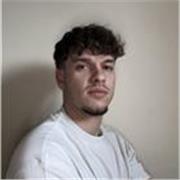 Profesor de inglés con el certificado Cambridge de C1, preparado para dar clase a niños de hasta 15 años.