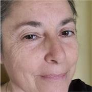 Profesora titulada da clases de ingles, matematicas y ciencias en español e inglès las dos ultimas.