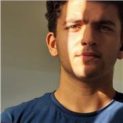 Ragazzo all'ultimo anno di superiori offre ripetizioni per ragazzi delle superiori e medie