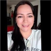 Profesora con experiencia en manejo de herramientas tecnológicas