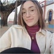 Graduada en Geografía e Historia. Actualmente curso el Máster en Profesorado. Disponible para Primaria y Secundaria. 