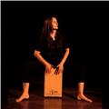 Clases de cajon flamenco, compás y palmas. grupales y por niveles. aprende con trinidad colomar y su método respira flamenco