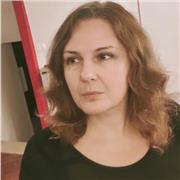 Cantante lirica laureata 2°livello , abilitata,con l'esperienza didattica ventennale- lezioni di canto a Brescia e Cremona.