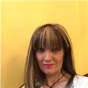 No soy profesora. Nunca he dado clases. Pero yo creo que podría dar clases. No importa los años que tenga una persona.