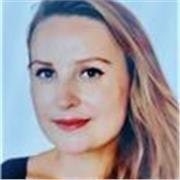 Profesora Nativa de inglés con más de 14 años de experiencia en dar clases a todos los niveles. 