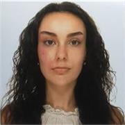 Nativa española, con experiencia en impartir docencia a alumnos de secundaria y adultos.