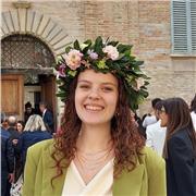 Laureata in Scienza della Nutrizione, offre ripetizioni e aiuto compiti per ragazzi di elementari e medie